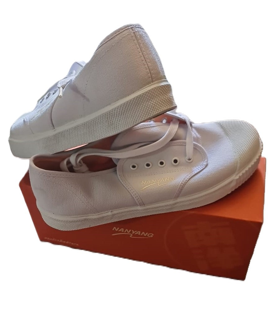 White Nanyang shoes, size 44